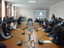 გუბერნატორი უნივერსიტეტის სტუდენტებს შეხვდა